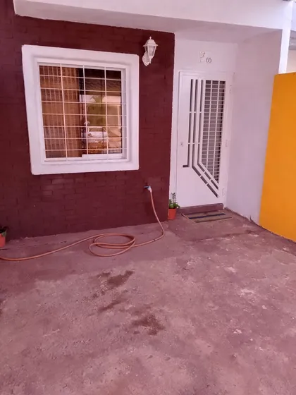 En Venta Tonwhouse Calicanto Flor Amarillo 