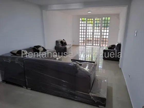 Casa Moderna En Venta Excelente Ubicacion Y Precio De Oportunidad Amoblada ( Patio, Tanque Subterraneo, Terraza Aire Libre Excelente Vista, Balcon, Parrillera ) Rja