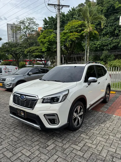 Subaru Forester 2.0l-es Hybrido