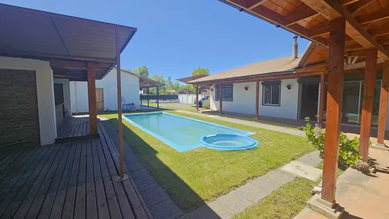 Parcela Linares, Yerbas Buenas / 2 Casas, Piscina Y Quincho