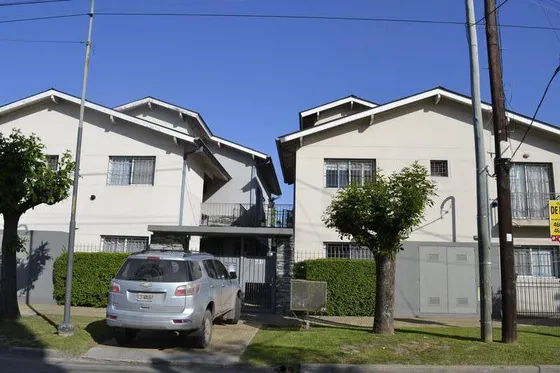 Triplex En Complejo Cerrado - Bella Vista
