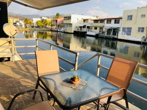 Casa Bote En Alquiler