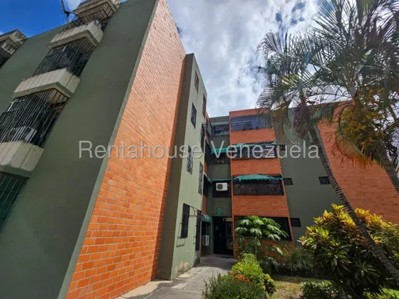 Ecl Cómodo Apartamento En Venta Urb. Narayola I 25-20153