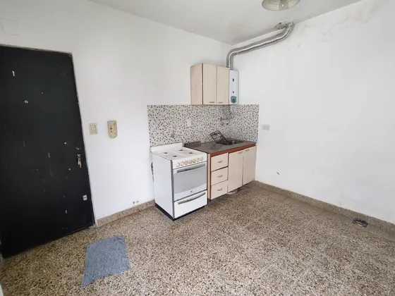 Departamento Interno De 2 Ambientes En Valentín Alsina  Sin Expensas