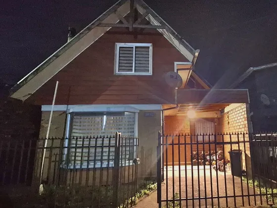 Amplia Casa De 2 Pisos En Mirasur