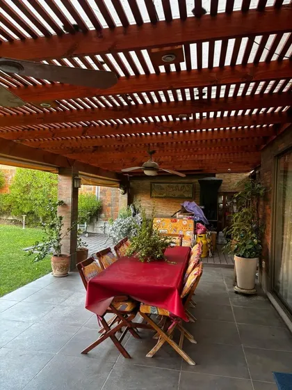 Venta Casa Las Pircas 4d/3b 2est En Condominio