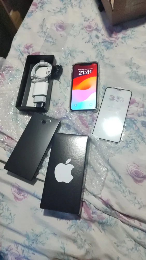 iPhone XR 256 GB preto - Aceitável (Recondicionado) | Parcelamento