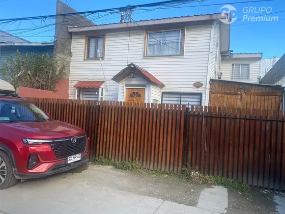 Amplia Casa En Venta En Sector Sur De Punta Arenas