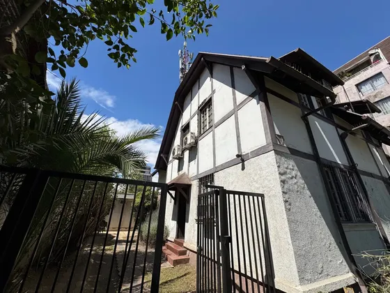 Arriendo Casa Oficina En Providencia - 6 Privados