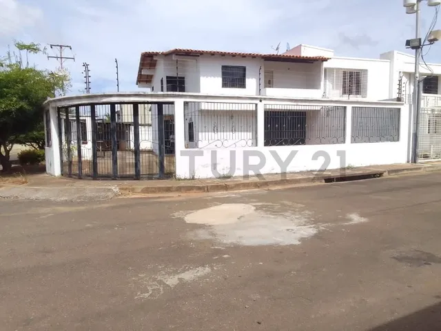 Casa En Las Peonias Calle Cerrada