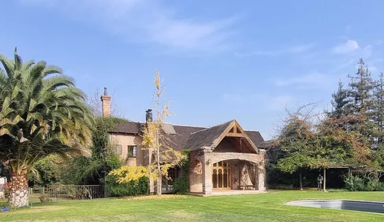 Casa En Terreno De 5.000 M2, Lado De Stgo (100388)