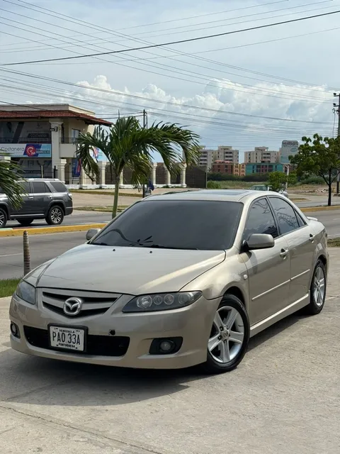 Mazda 6 .