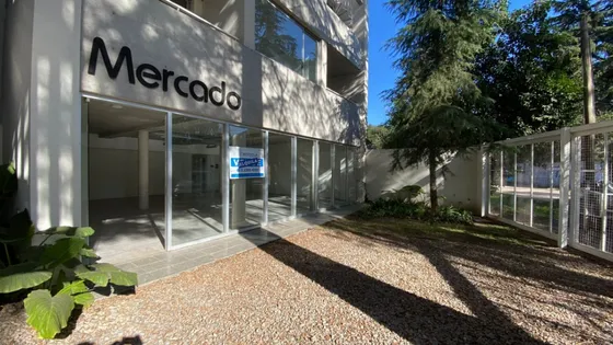 Local Comercial En Alquiler Ubicado En Moreno