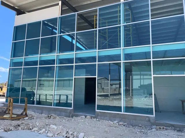 Punta Cana  Naves Comerciales Y Industriales En Construcción