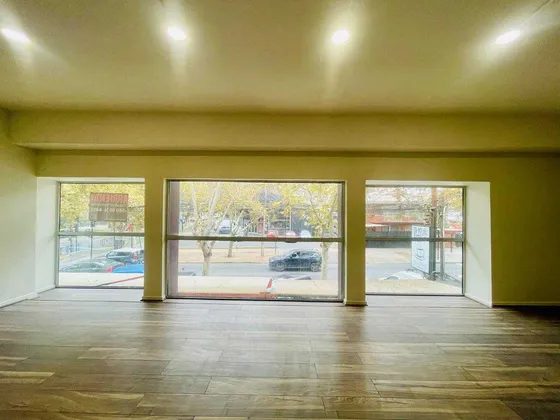 Local Comercial Para Diferentes Fines  (100594)