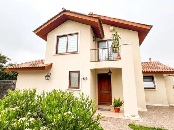 Excelente Casa En El Polo De Machalí