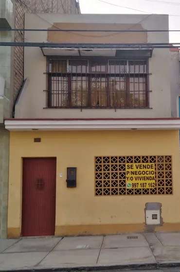Casa Bien Ubicada 3 Pisos C/ Aires P/2 Pisos