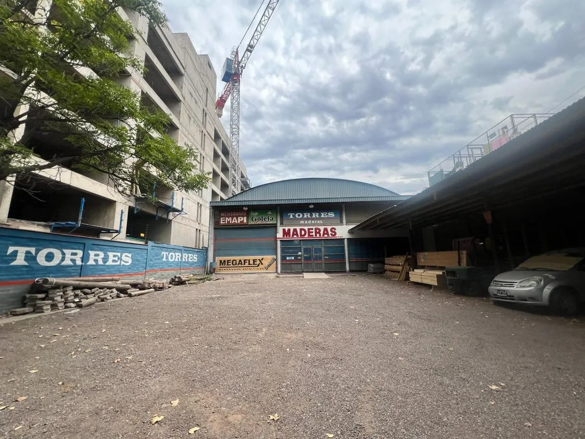 Warehouse for Sale in Mendoza City