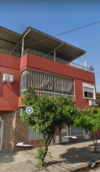 Flores Propiedades Vende Amplia Casa Esquina Con Locales Comerciales Zona Colegio Tulio.