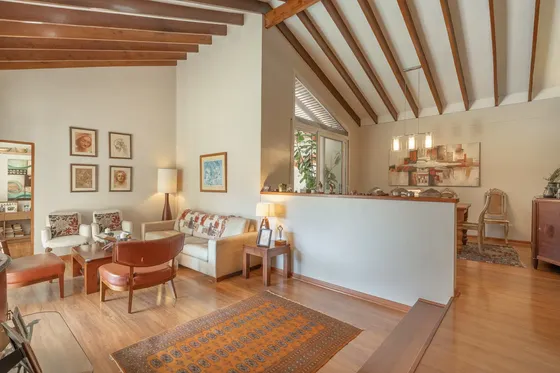 Gerónimo De Alderete / Las Hualtatas. 4 Dorm, 3 Baños + Serv
