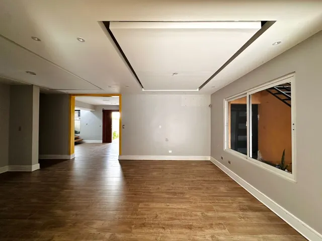 Casa De 4 Habitaciones En Residencial Cerrado Villa Claudia, Altos De Arroyo Hondo I