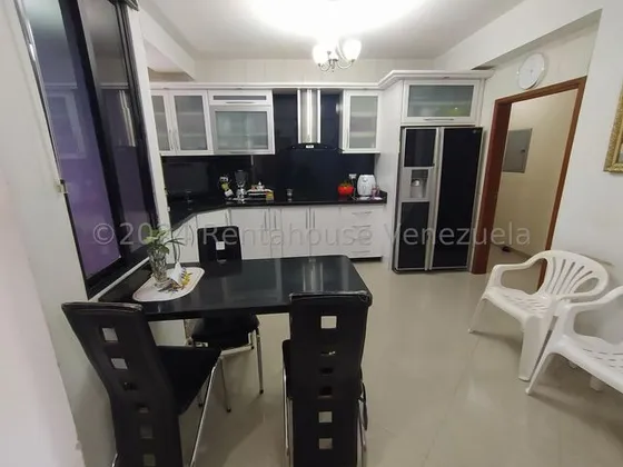 Maribel Morillo Asesor Inmobiliario De Rentahouse Vende; Hermoso Y Amplio Apartamento Posee 4 Hab. Y 3 Baños; Condominio Con Piscina; Triangulo Del Este; Este De Barquisimeto Lara