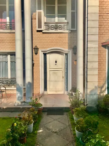 Casa De 3 Pisos Estilo Georgiana De 7 Pilastras, Única En S