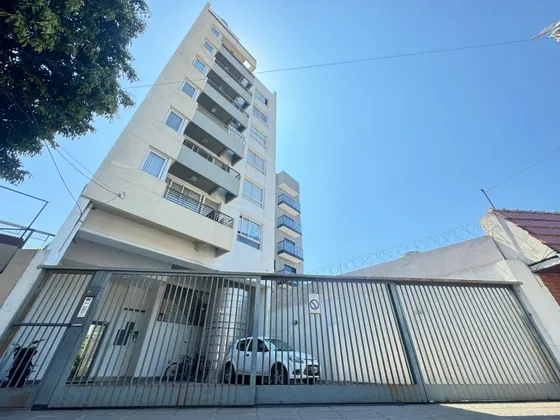 Venta Triplex De 4 Ambientes C/cochera Apto Credito 
