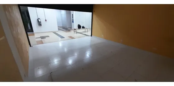Local En Excelente Ubicación
