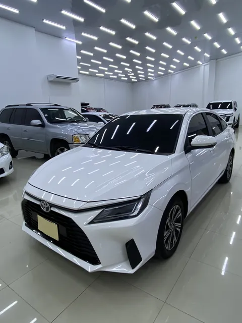 Toyota Yaris E Automatico
