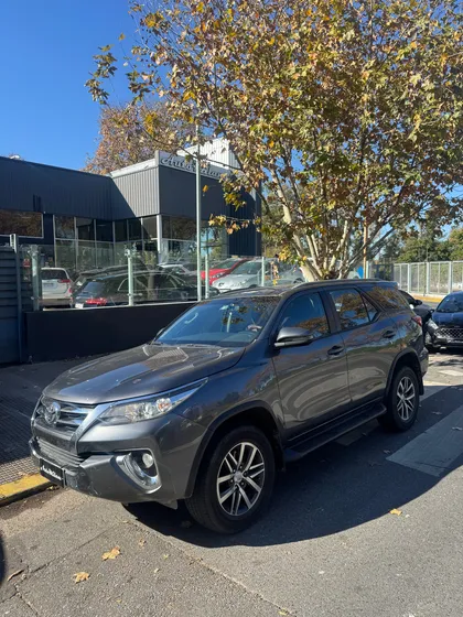Toyota Hilux Sw4 2.8 Sr 177cv 4x4