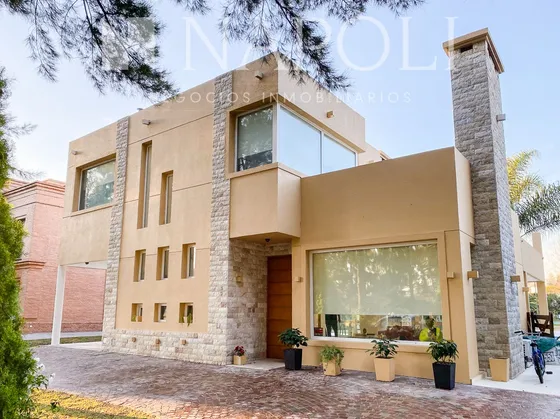 Alquiler De Casa 5 Ambientes En El Lauquen, Canning