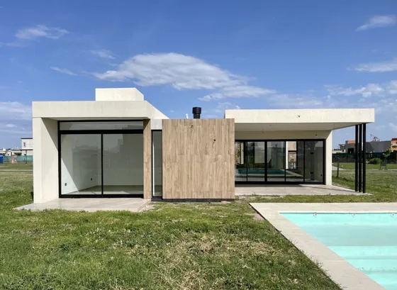 Casa En Venta De 3 Dormitorios En San Felipe