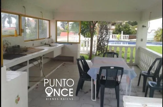 Casa En Venta En Oaxtepec,lomas De Cocoyoc