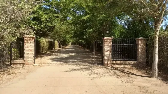 Oportunidad. Gran Sitio En Condominio. Casi 2 Has. Alhue
