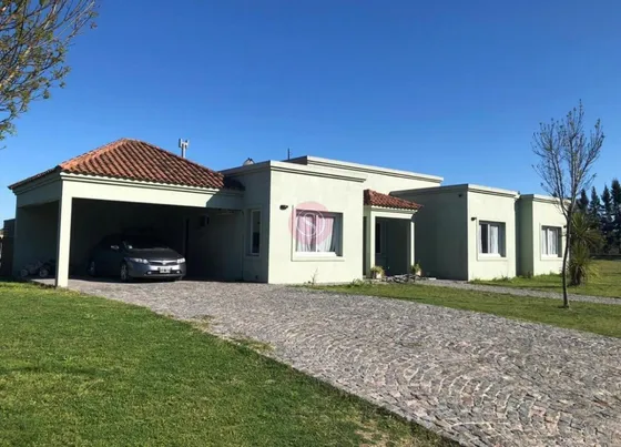 Casa  En Venta En Santa Teresa, Villanueva, Tigre