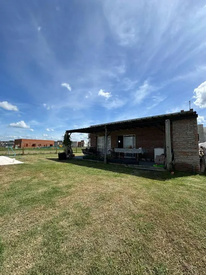 Casa En Venta - 4 Dormitorios 2 Baños - Cocheras - 630mts2 - Presidente Perón