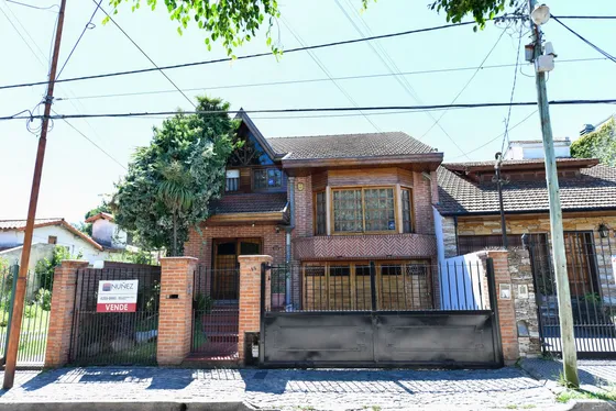 Venta Casa 5 Ambientes Bernal