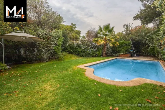 Casa En Venta De 6 Dorm. En Las Condes