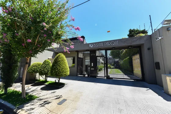 Venta Departamento 3 Ambientes Bernal.