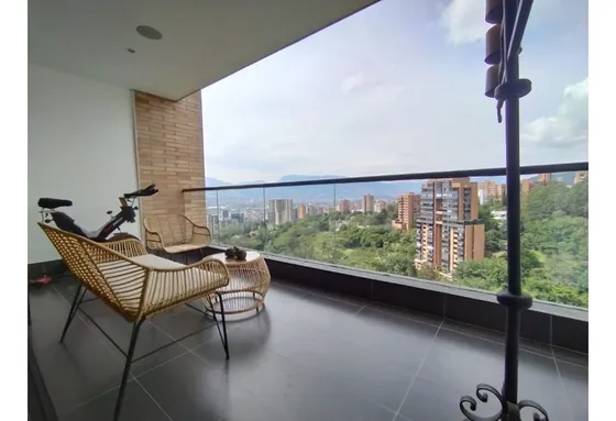 Apartamento Para Venta Con Vista En Medellín Poblado 