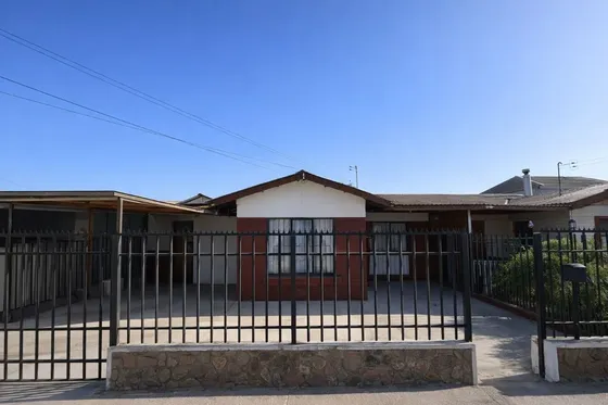Casa En Venta 4d 2b 2e 1b Sector La Florida, La Serena