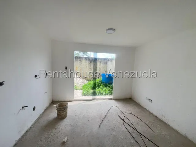 Dennymar, Vende Hermosa Casa En Excelente Zona De Cabudare Con Todos Los Servicios Basicos Con Bellas Areas Comunes Ideal Para Acondicionar Al Gusto Contactame B5a22402                                