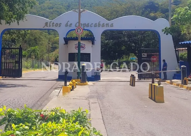 Hermosa Casa En Venta Altos De Copacabana, Guarenas, Miranda 