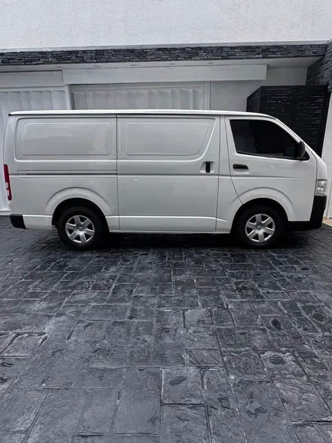 Toyota Hiace Full Equipo