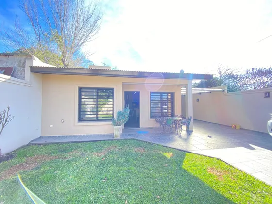 Casa En Venta - Tristán Suarez 