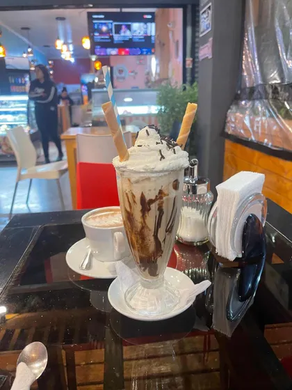 Se Vende Cafetería Con Derecho A Llave En Funcionamiento