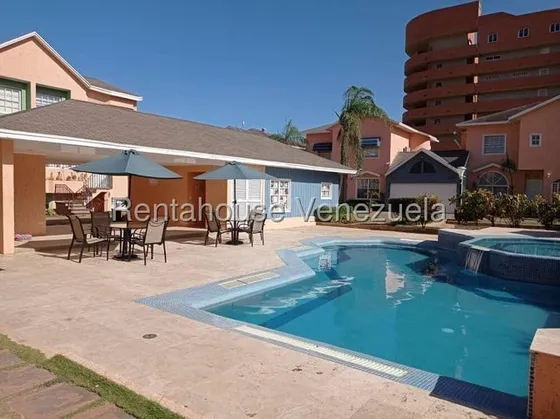 Townhouse En Exclusivo Condominio En Urb Playa El Angel
