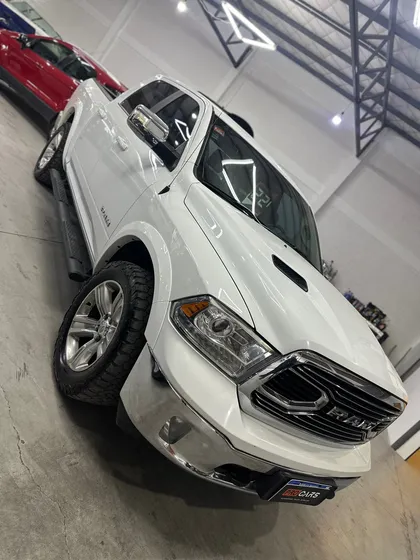 Dodge 1500 Laramie 8va