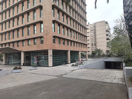 Bodega Y Estacionamiento En Pedro De Valdivia